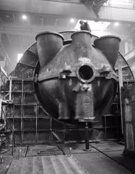 Ipar - Készül az óriás turbina a Láng Gépgyárban
