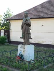 Balassagyarmat - Nepomuki Szent János szobor