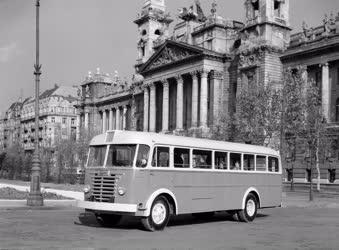 Járműipar - Ikarus 30-as autóbusz