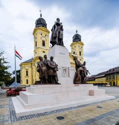 Köztéri szobor - Debrecen - Felújított Kossuth emlékmű 