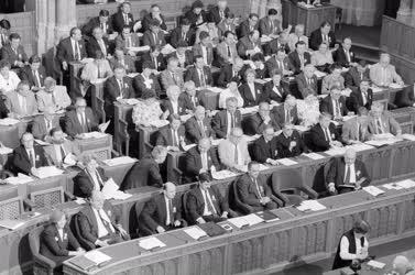 Parlament - Az 1985-ös Országgyűlés utolsó ülésszaka