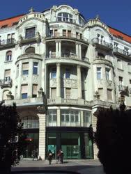 Városkép - Budapest - Lakóépület a Fehér Hajó utcában