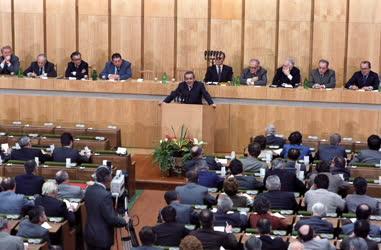 Belpolitika - Aczél György beszédet mond az ideológiai tanácskozáson