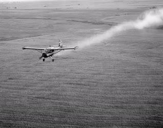 Mezőgazdaság - Munkában a mezőgazdasági repülőgépek