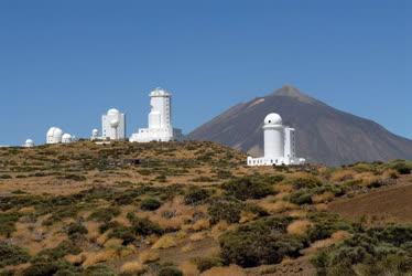 Tenerife - Obszervatórium a Teide Nemzeti Parkban