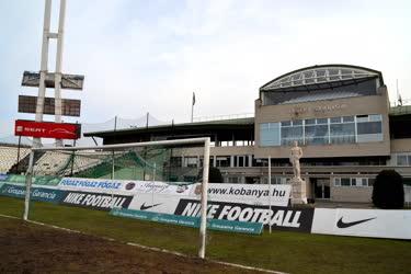 Sport - Bontás előtt az Albert Stadion