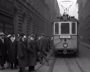 Városkép - Budapest - Marx tér - Villamosmegálló