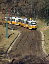 Közlekedés - Budapest - Az 56A-s villamos a Hűvösvölgyben