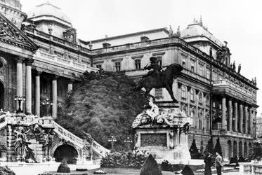 Történelem - A Budavári Palota részlete 
