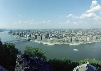 Városkép - Budapesti panoráma a Gellért-hegyről