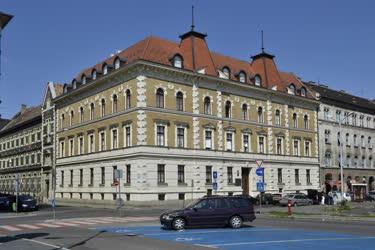 Oktatási létesítmény - Budapest - Baross Gábor Oktatási Központ