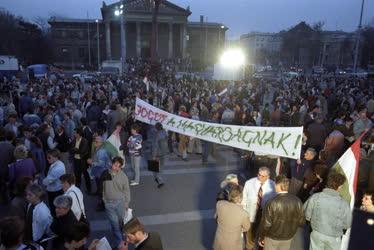 Demonstráció - Tiltakozás a romániai pogrom ellen