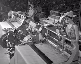 Oktatás - Szakmunkásképzés a Kispesti Textilgyárban