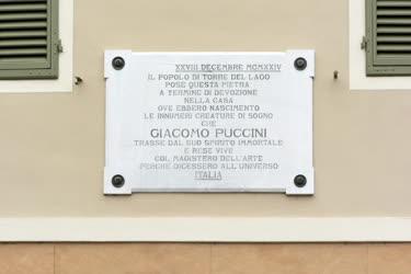 Emléktábla - Torre del Lago - Giacomo Puccini emléktáblája