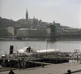 Életkép - Városkép - Tavasz Budapesten