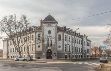 Oktatási létesítmény - Budapest - A Kós Károly Általános Iskola