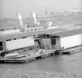 Vízi közlekedés - Medencés kikötő