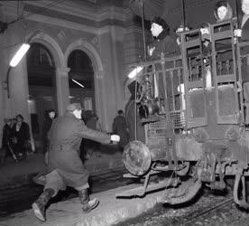 Közlekedés - Karácsonyi csúcsforgalom a Keleti pályaudvaron