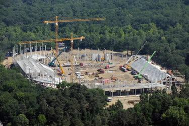 Sportlétesítmény - Debrecen - Épül a Nagyerdei Stadion 