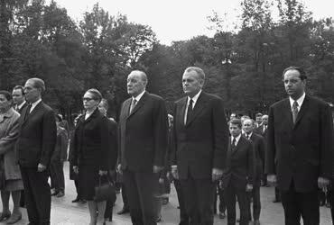 Külpolitika - Magyar küldöttség a Szovjetunióban
