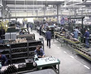 Ipar - Az Autófelszerelési Vállalat soproni gyáregsége