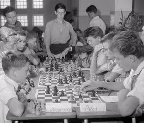Sport - Országos úttörő csapat sakkbajnokság Dunaújvárosban