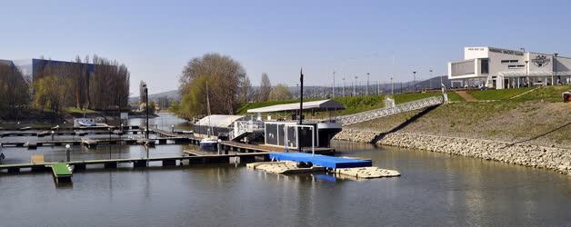 Városkép - Budapest - Marina parti ingatlanok