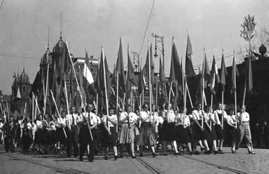 Ünnepség - Május elsejei ünnepségek Budapesten - 1946