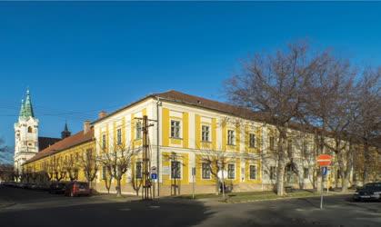Városkép - Vác - Piarista rendház és templom 