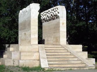 Köztéri szobor - Budapest - A Memento-emlékmű