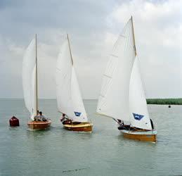 Magyarországi képek - Balaton - Vitorláskölcsönzés