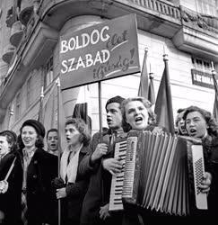 Ünnep - Március 15-i ünnepség 1950-ben
