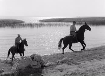 Idegenforgalom - Turisták a Balatonon