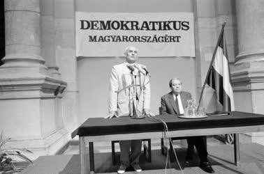 Belpolitika - A Demokratikus Magyarországért Mozgalom megalakulása