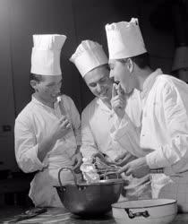 Oktatás - Végzős szakácsok vizsgája a Gundel étteremben