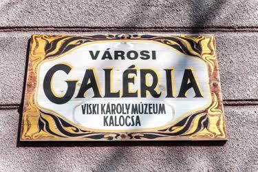 Kalocsa - A Viski Károly Múzeum névtáblája