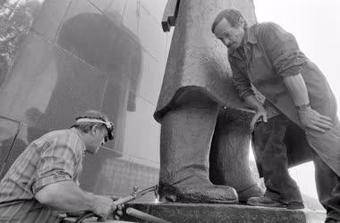 Kultúra - A Lenin-szobor lebontása