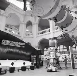 Tudomány - Szovjet űrkutatási kiállítás