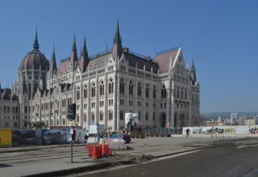 Felújítás - Budapest - A Kossuth Lajos tér rekonstrukciója