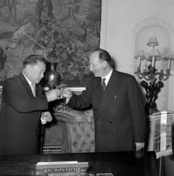 Külkapcsolat - Magyar - koreai posta és távközlési egyezmény aláírása