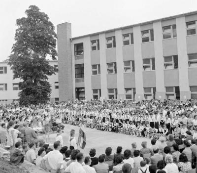 Oktatás  - Megkezdődött a tanítás a Pasaréti úti új iskolában