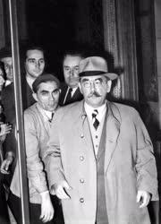 Történelem - 56-os forradalom - Nagy Imre megérkezik a Parlamentbe