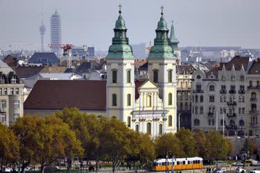 Városkép - Budapest - A főváros legrégebbi és legmagasabb épülete