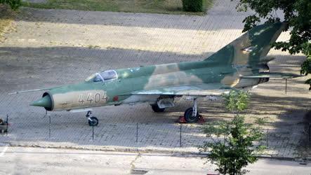 Haditechnika - Budapest - Mig-21-es vadászrepülőgép