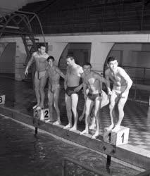 Sport - Úszóedzés a focistáknak a Nemzeti Sportuszodában