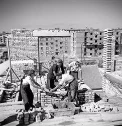 Gazdaságpolitika - DISZ-brigádok Sztálinvárosban
