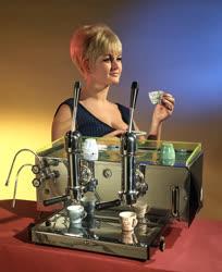 Reklám - Karos kávéfőzőgép