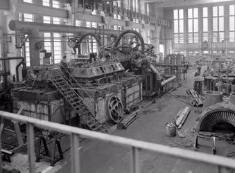 Ipar - 100 éves a Láng Gépgyár