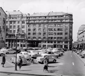 Városkép - Budapest - Vörösmarty tér  