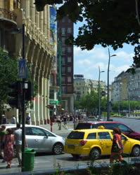 Közlekedés - Budapest - A Deák tér forgalma